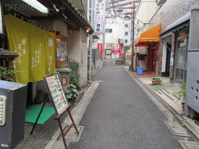 清水ビル ビル前面道路