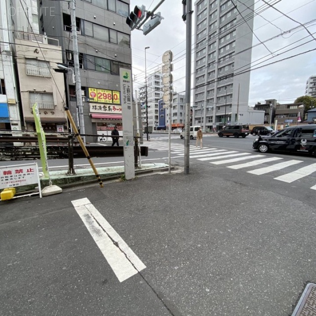鈴木ビル ビル前面道路