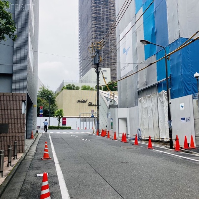 タイヤビル ビル前面道路