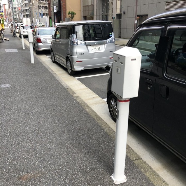 コンフォール安田ビル 目の前に白枠駐車場