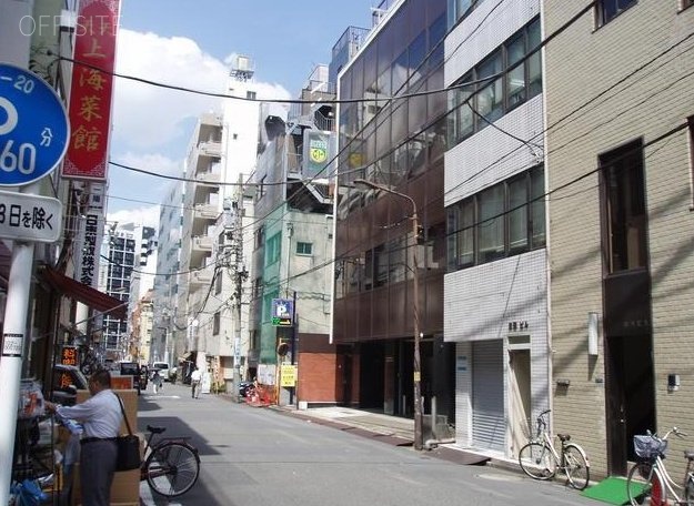 塚田ビル ビル前面道路