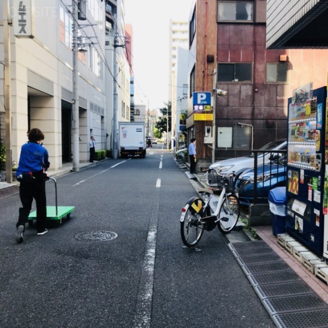 津久井21ビル ビル前面道路