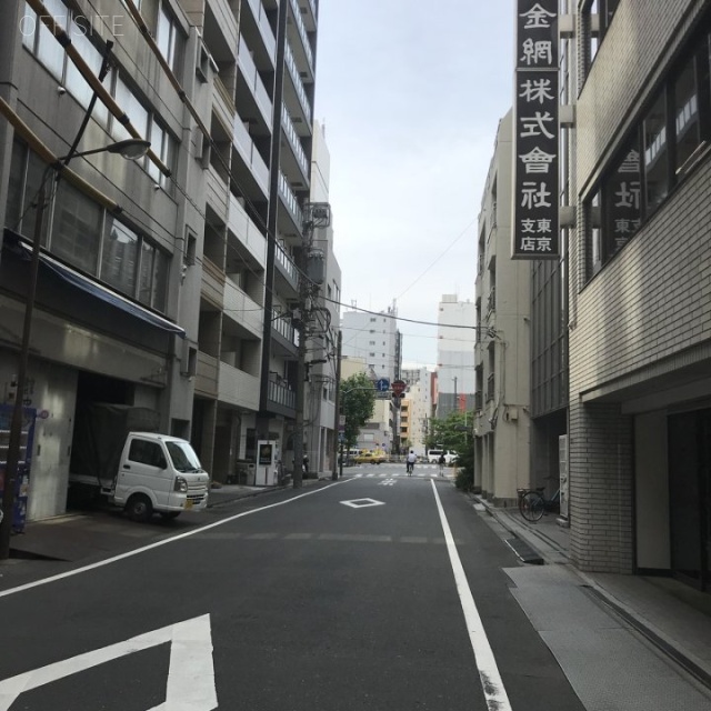 堀口ビル ビル前面道路