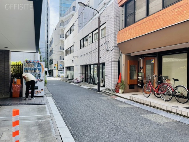 PureWoodガーデン　前面道路