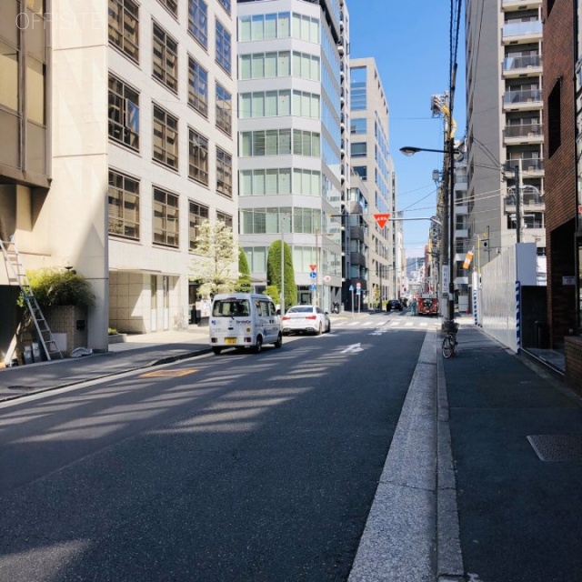 大新ビル ビル前面道路
