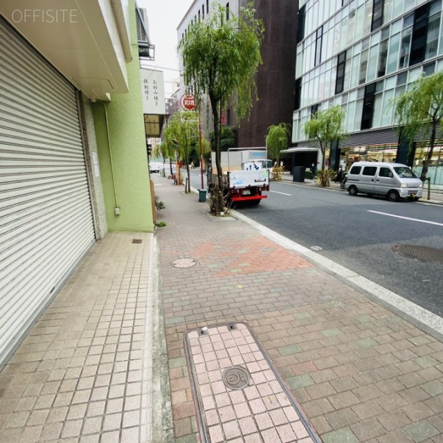 銀座ストークビル ビル前面道路