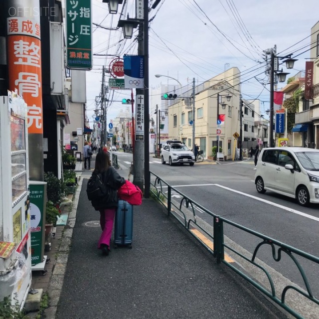 サンエスビル ビル前面道路