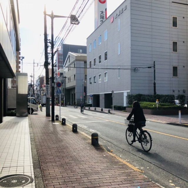 フレグラント町田 ビル前面道路