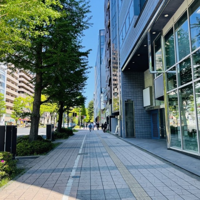 鹿島定禅寺ビル 前面歩道