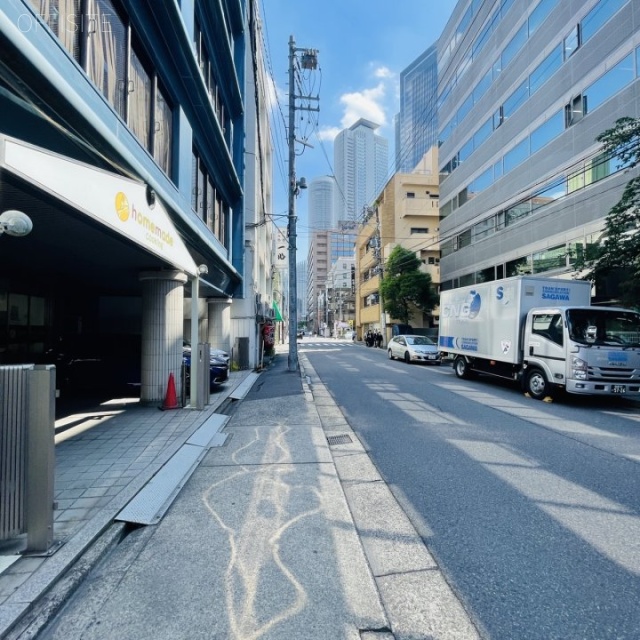 名駅野村ビル 前面道路