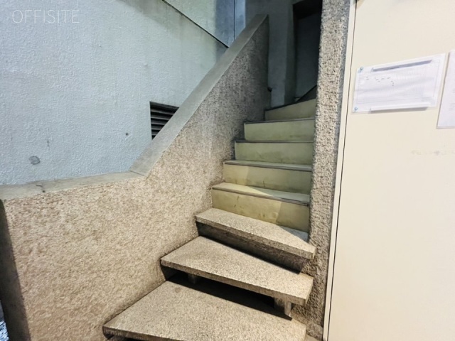 日本橋秋山ビル　エントランス