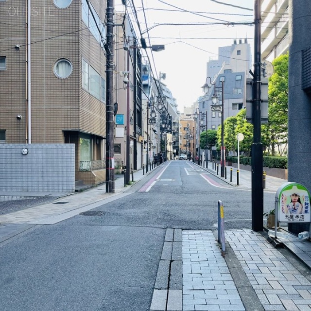 SSビル ビル前面道路