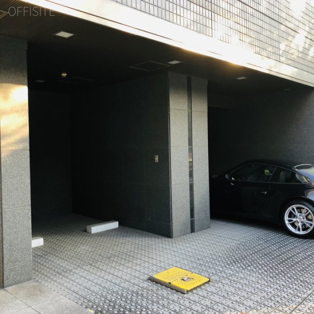 青山サンライトビル 駐車場