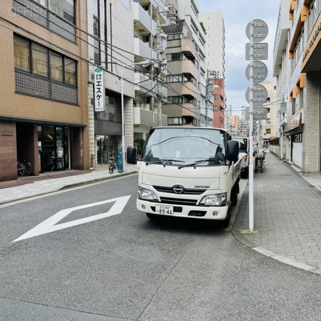 グランドール佐久間 ビル前面道路