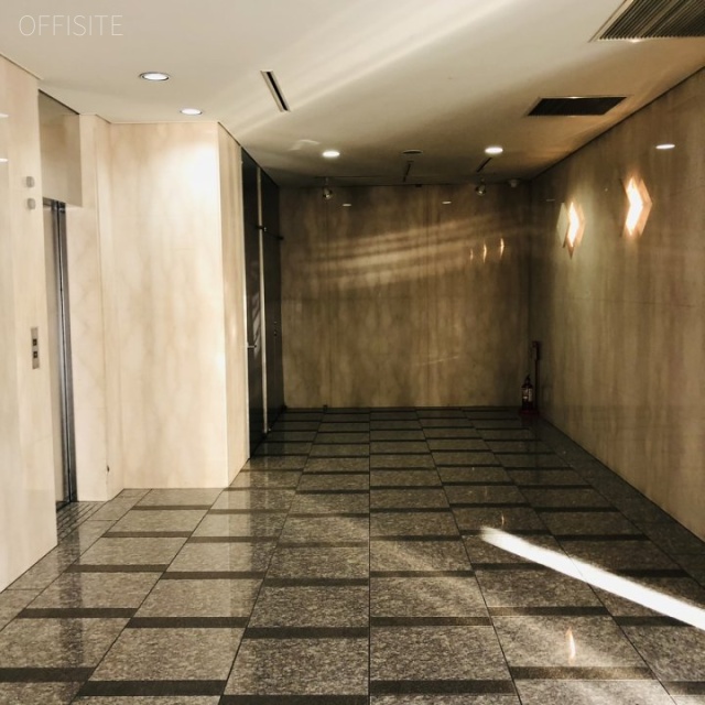 青山サンライトビル エントランス