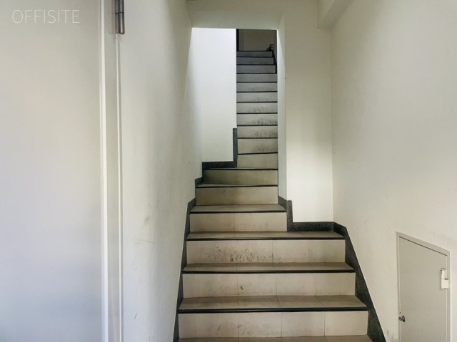 大木ビル　階段