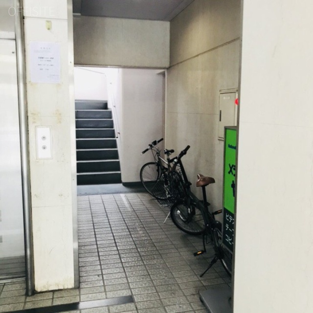 メディアパーク八島ビル エントランス