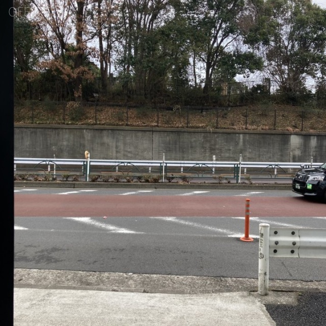 NISIAZABU272ビル ビル前面道路