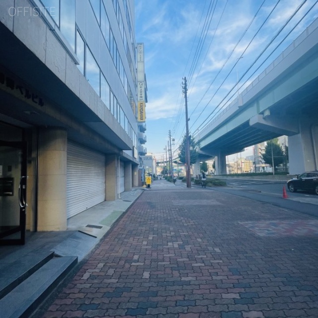 鶴舞ベルビル 前面歩道