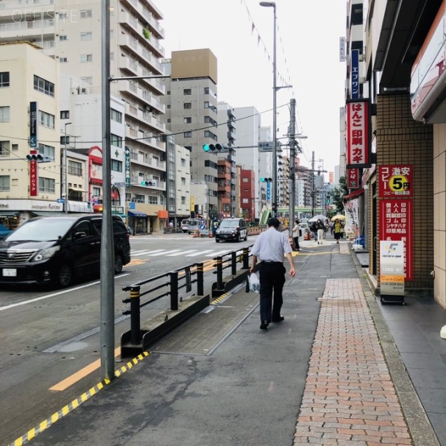 信濃ビル ビル前面道路