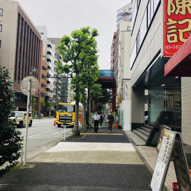 芝大井ビル ビル前面道路