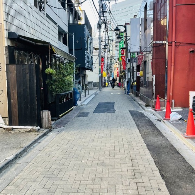 FABRIC渋谷 ビル前面道路