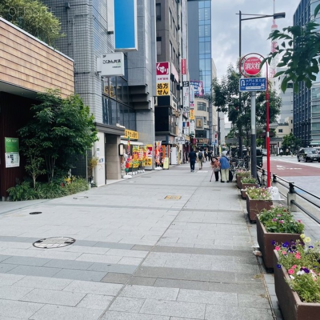 芝大門サンワビル 前面歩道