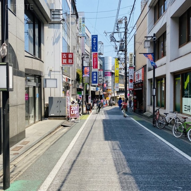 月村ビル 背面道路