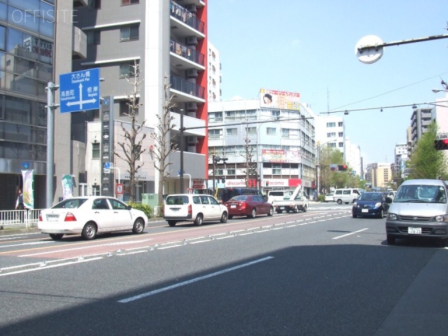 横浜THビル ビル前面道路