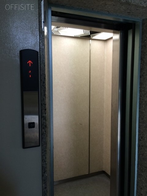神宮前ビル エレベーター