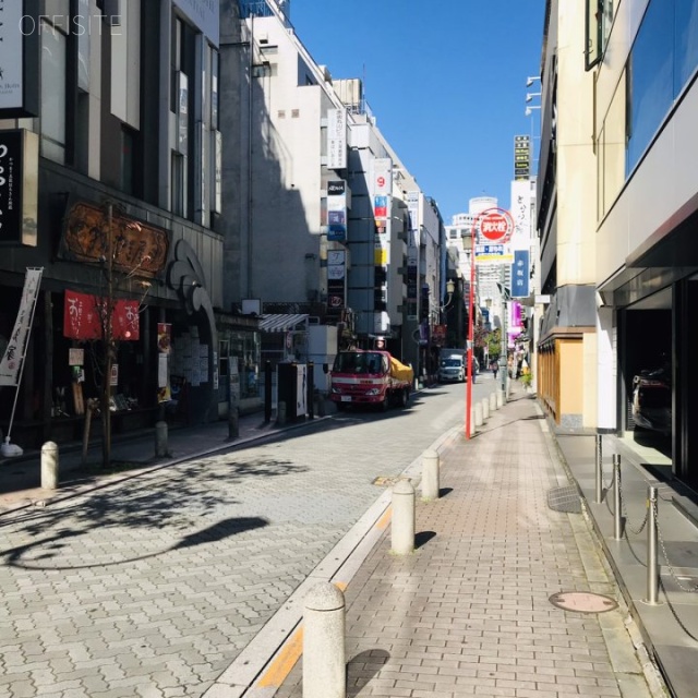 赤坂楓庵ビル ビル前面道路