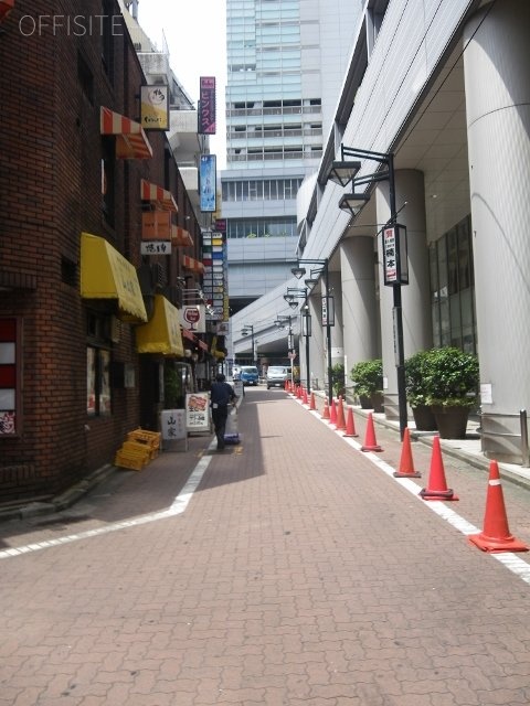 一番ビル ビル前面道路