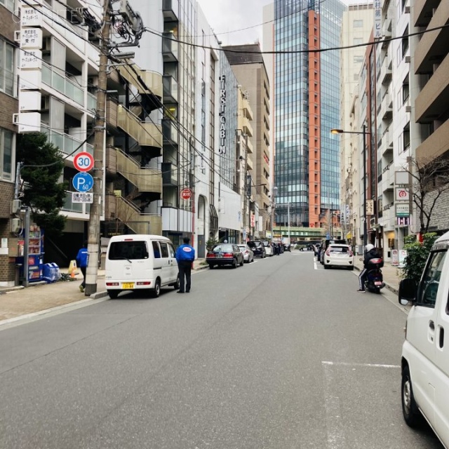 SSビル ビル前面道路
