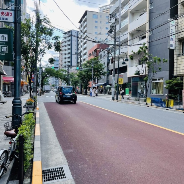 川原第2ビル ビル前面道路