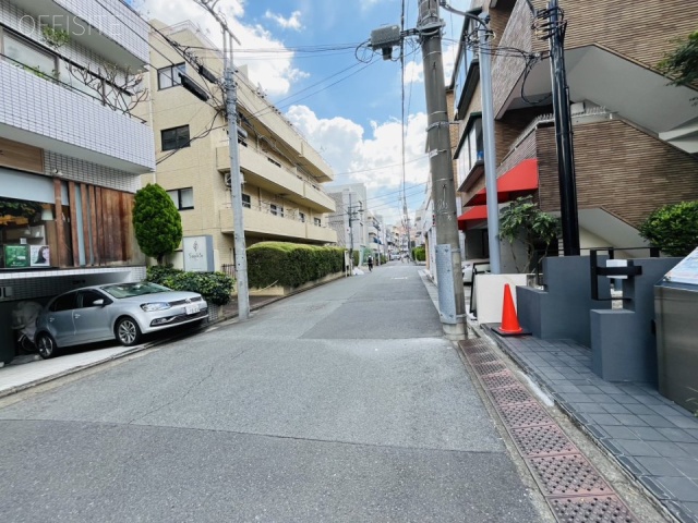 スカイヒル　前面道路(反対)