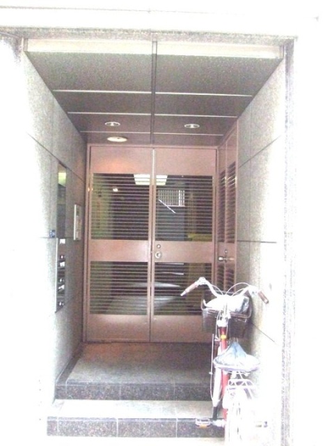 豊受(とようけ)ビル エントランス