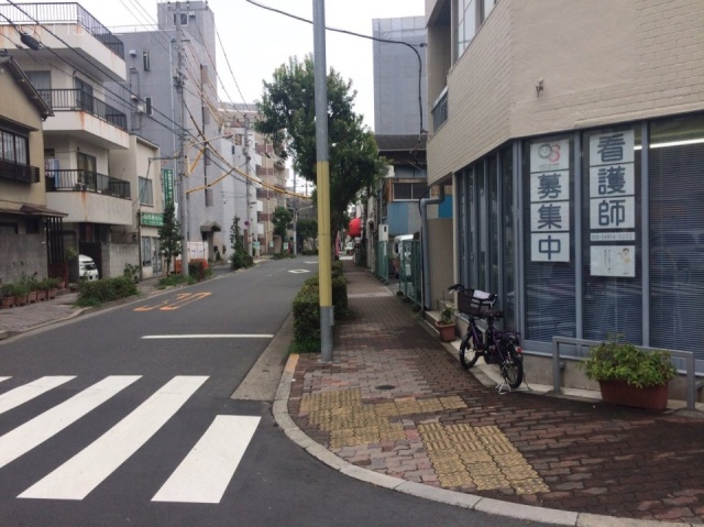 市橋ビル ビル前面道路