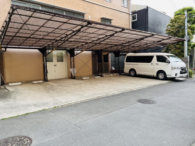 植田ビル　駐車場