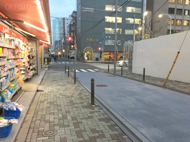 セイコー虎ノ門ビル ビル前面道路