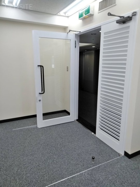 CJビル 貸室入口