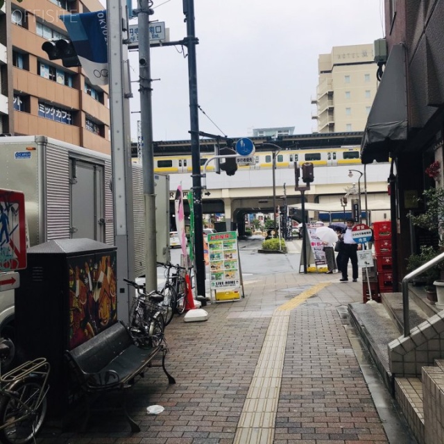 フィルイン高円寺 ビル前面道路