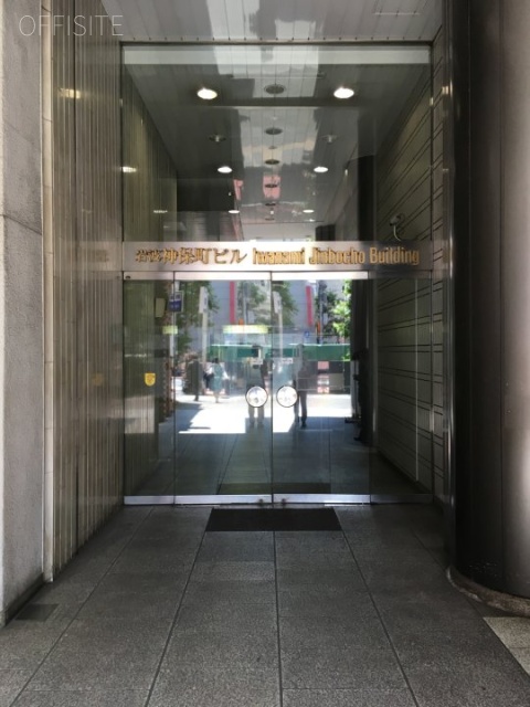 岩波神保町ビル エントランス
