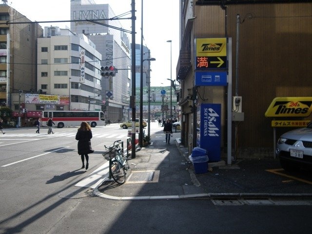 タカラビル ビル前面道路