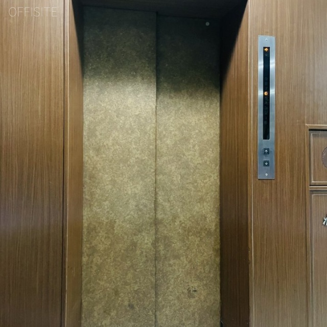 富田屋ビル エレベーター