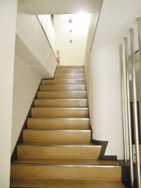 稲葉ビル 階段