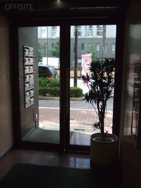 吉住ビル エントランス