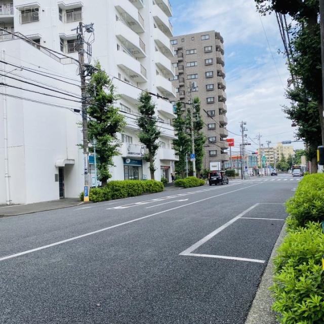 ソレアード東府中 前面道路