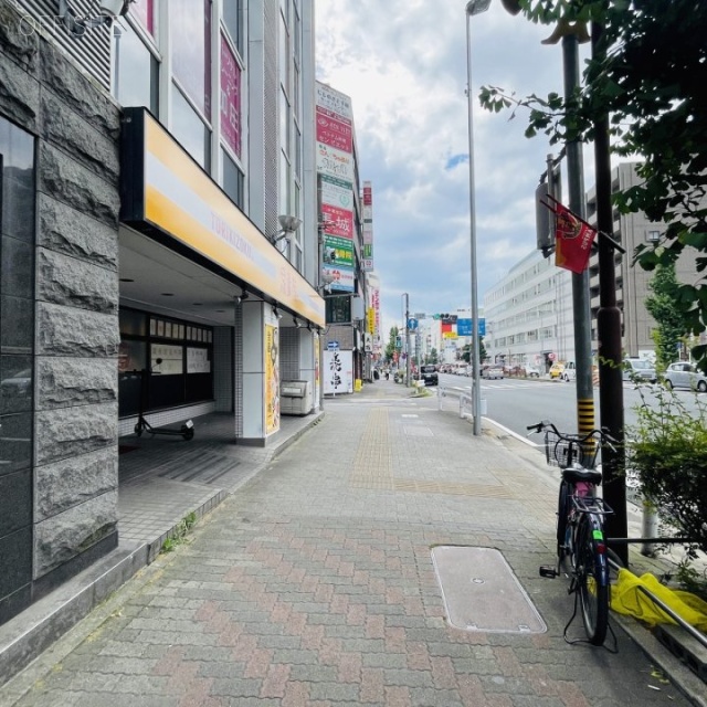 リアライズ今池駅前ビル 前面歩道