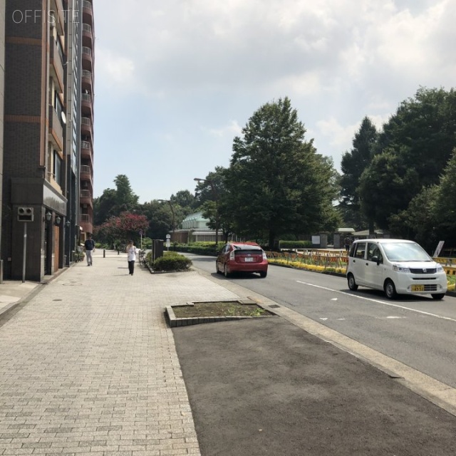 AMビル ビル前面道路