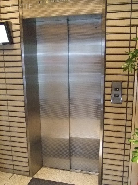 荒久ビル エレベーター